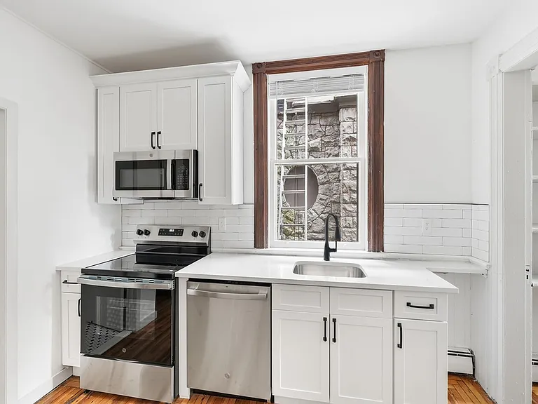 245 Clinton St — Photo 16
