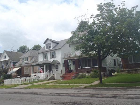 2nd image of 76 Vulcan St