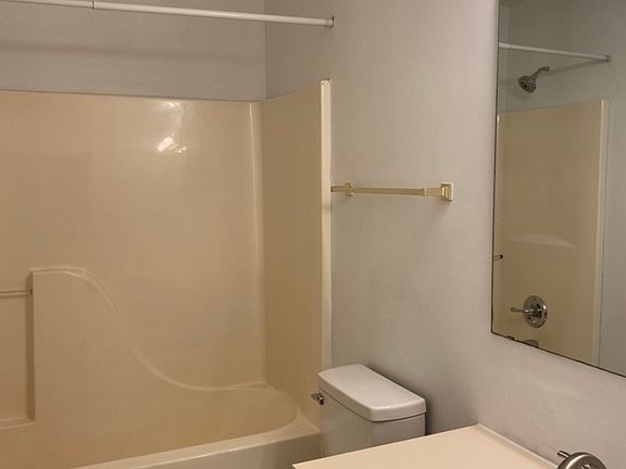 5th image of 417 Franklin St #417