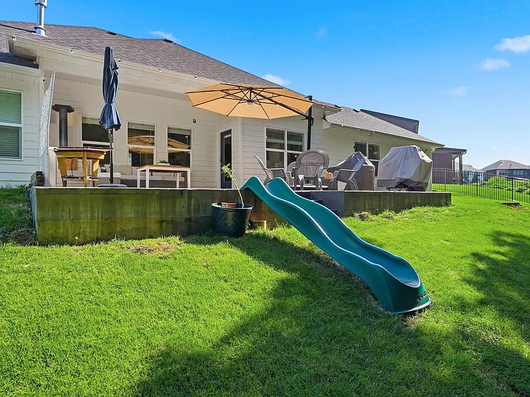 2404 Baxley Dr — Photo 35