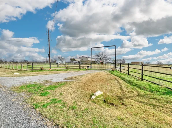 1125 Baker Ln, Madisonville, TX 77864