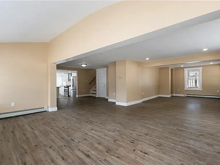 14 W Natick Rd — Photo 5
