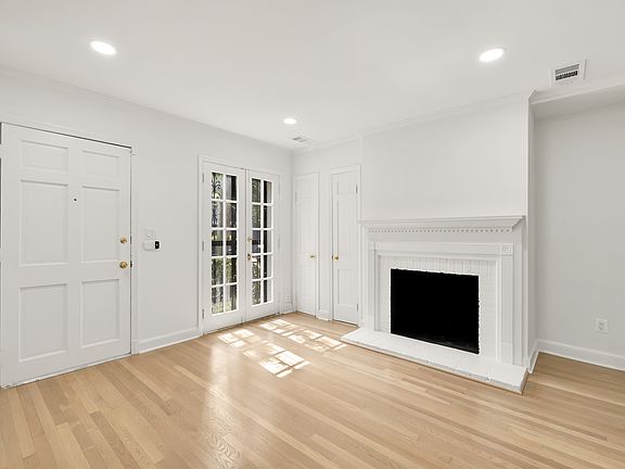 5th image of 541 4th St SE