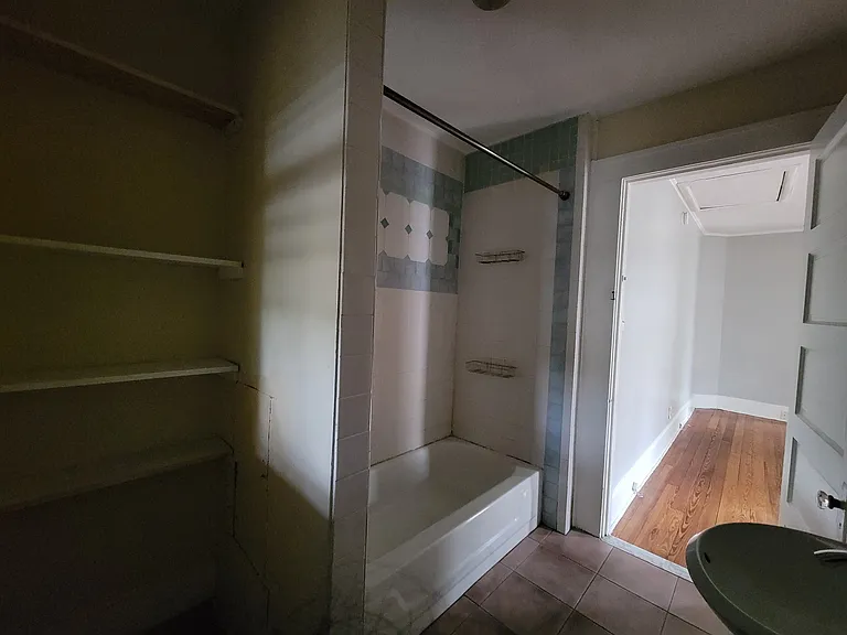225 11th Ave N #1 — Photo 11