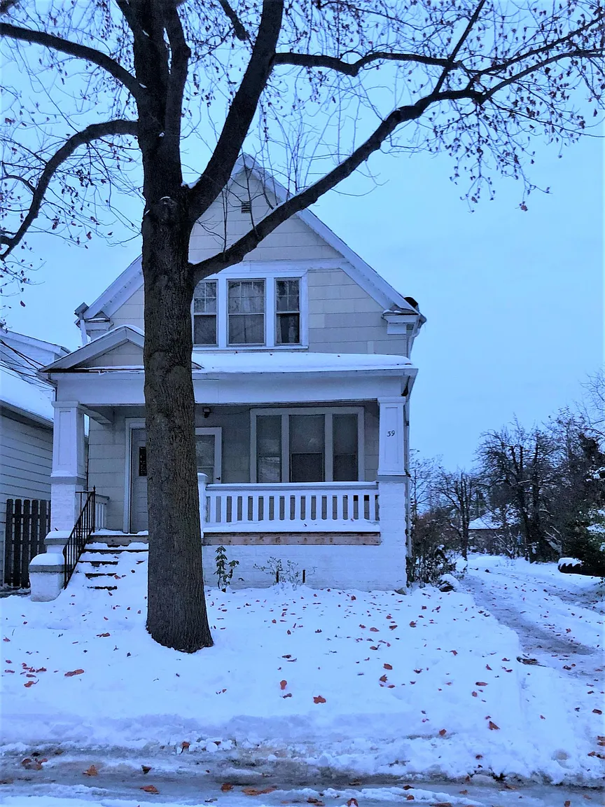 39 Briscoe Ave photo 1