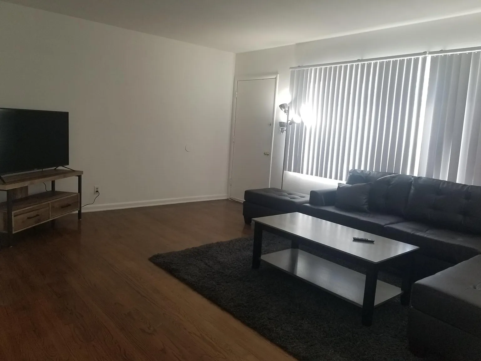 2 bed, 1000 sqft, $2,900 — Photo 3