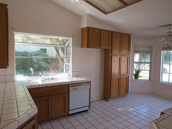 3rd image of 10057 River Oaks Dr