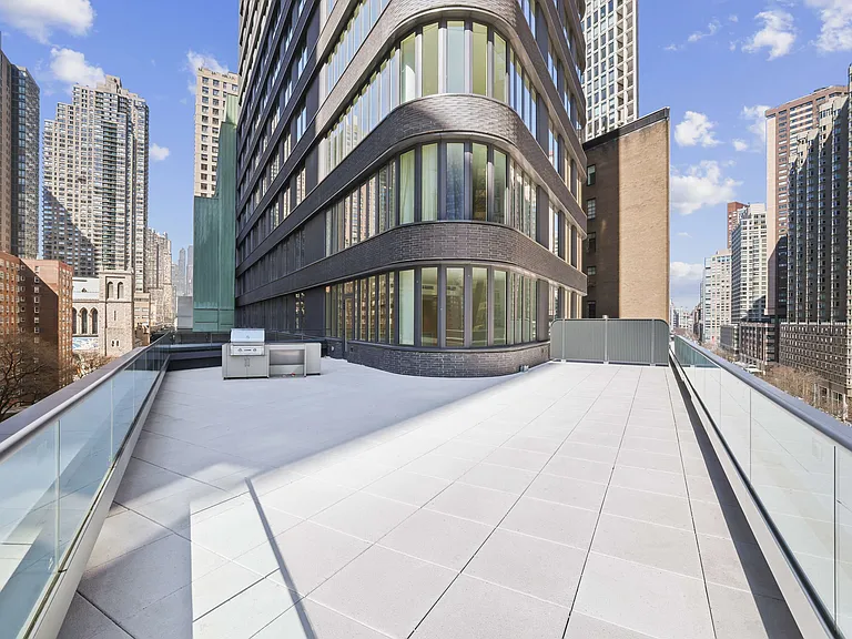 1 W 60th St #8D — Photo 3