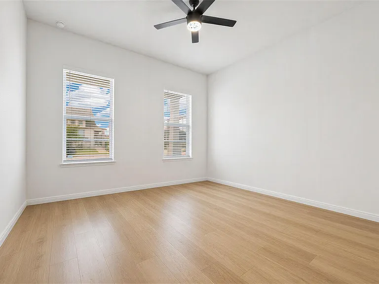 8204 Orizzonte St — Photo 6