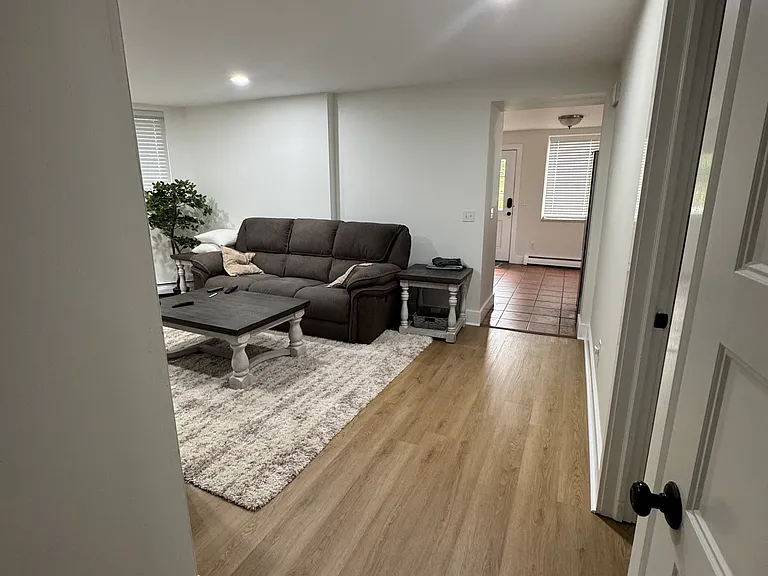 204 Walnut St — Photo 9