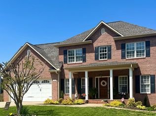 4776 Meadow Lark Ln, Hickory, NC 28602