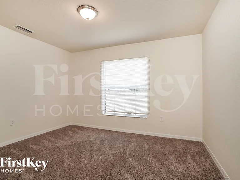 2819 34th St SW — Photo 11