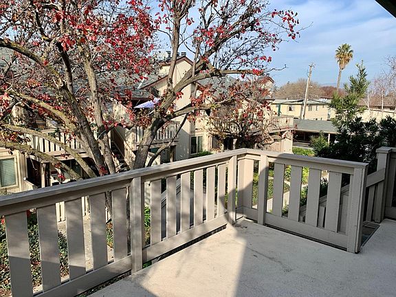 4th image of 496 Coyote Creek Cir