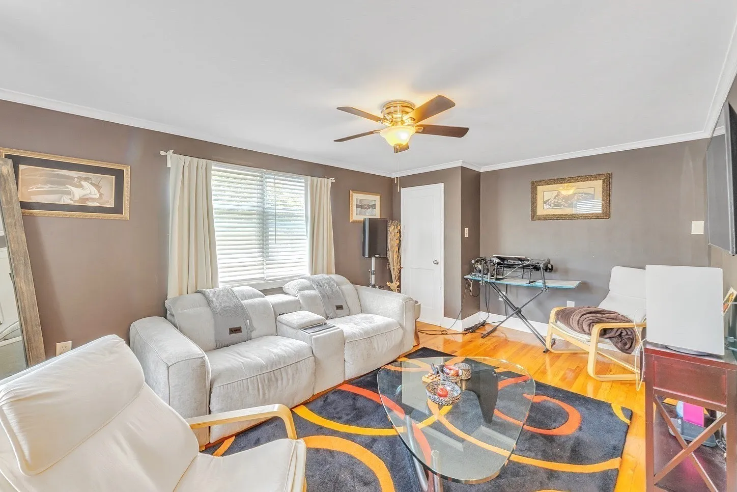 3 bed, 1016 sqft, $3,200 — Photo 3
