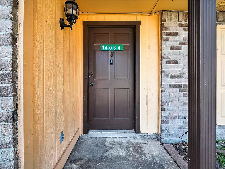 14034 Lourdes Dr — Photo 2