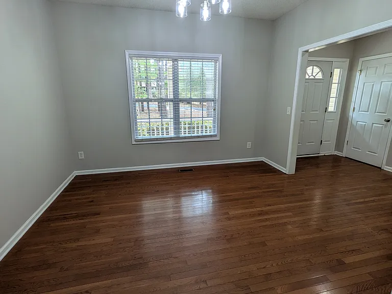 475 Crestview Rd — Photo 6