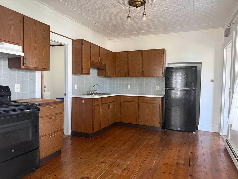 26 Leonard St #A — Photo 2