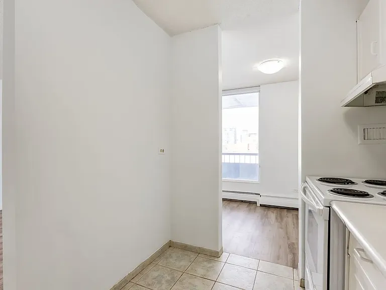 2010 Hope St SW #104 — Photo 5