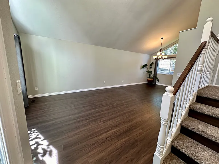 760 Hunt Cir — Photo 10
