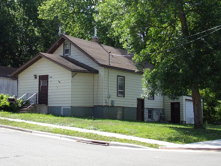 1019 Autumn St — Photo 1