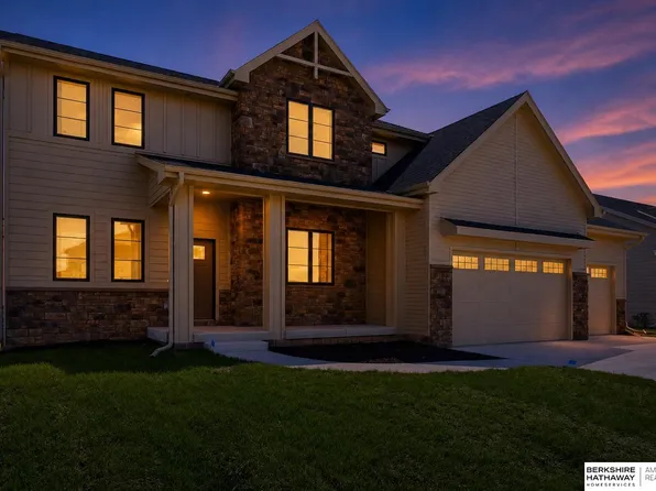 20505 Jeannie Ln, Gretna, NE 68028