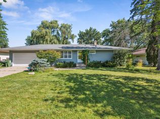 397 Judith Ave, Roseville, MN 55113