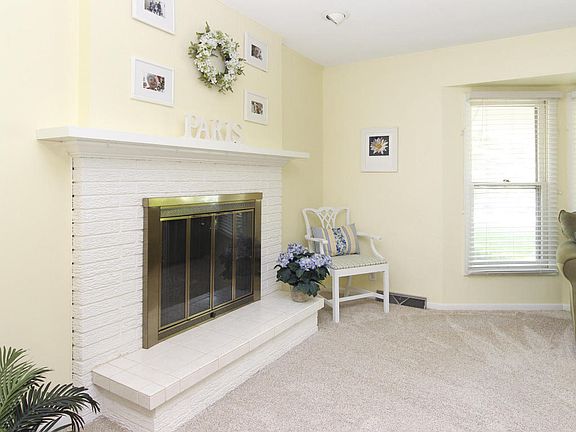 4th image of 1003 Acorn Dr
