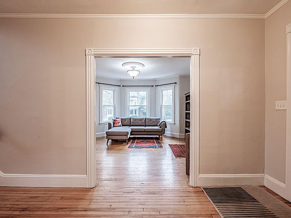 3rd image of 534 Stevens Avenue