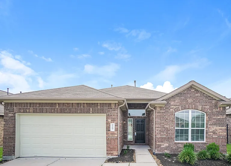 29607 Clover Shore Dr — Photo 1