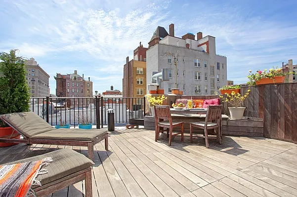 Sold by Corcoran | media 22