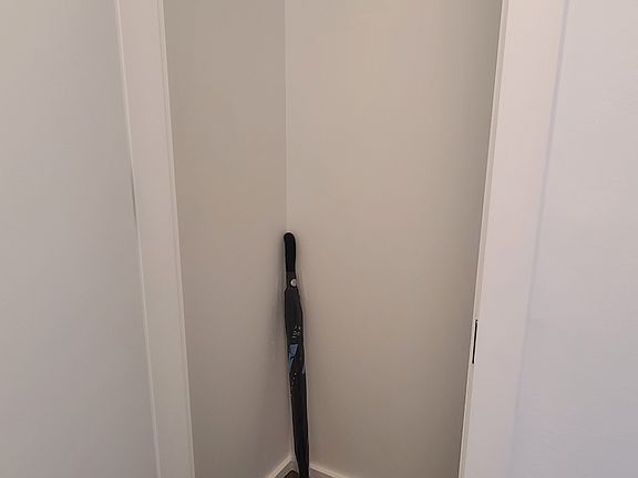 5th image of 3809 Evergreen Pl #4503