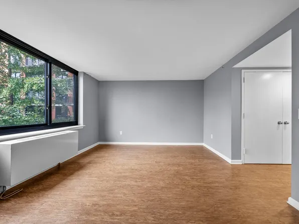 700 Grove Street image 7 of 25