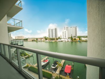 7928 East Dr APT 504, North Bay Village, FL, 33141