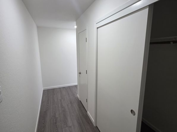 830 Corbett Ave #201