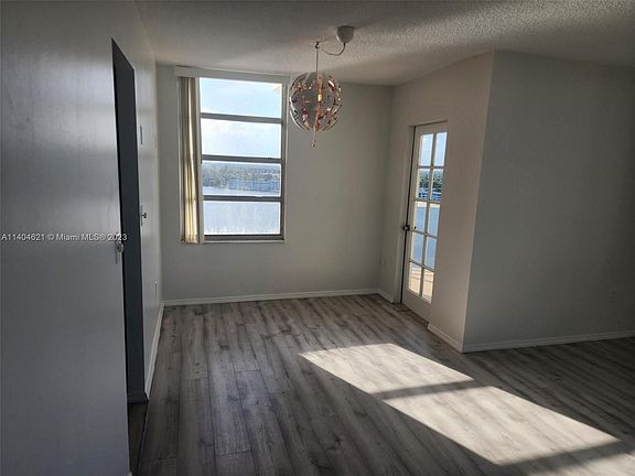 5th image of 1301 Miami Gardens Dr #1206W