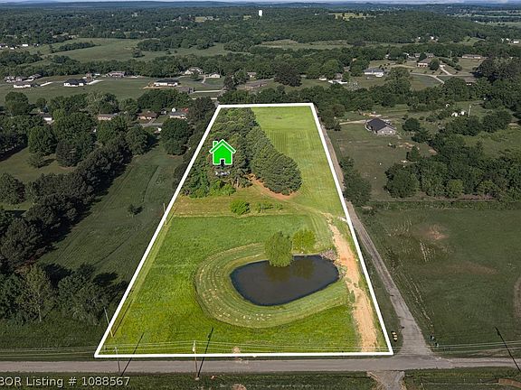 2nd image of 513 Parks Dr