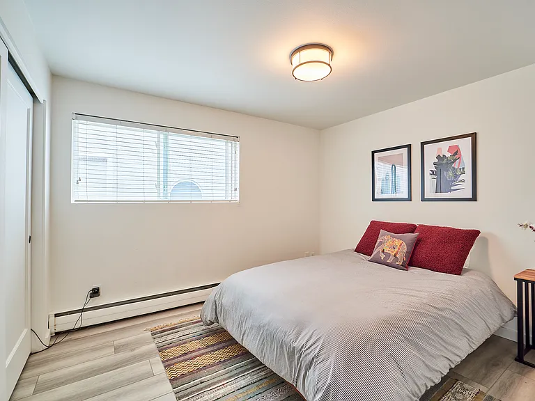 2012 Waverly Pl N #3 — Photo 10