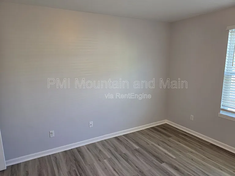 25 Barnett Shoals Dr — Photo 28