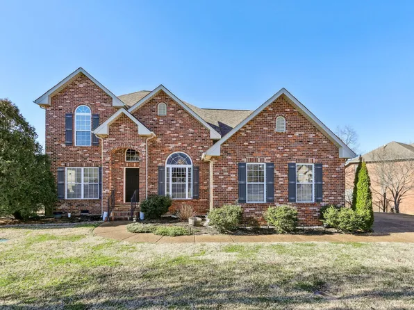 129 Seven Springs Dr, Mount Juliet, TN 37122