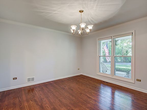 4th image of 1630 Carriage Ct