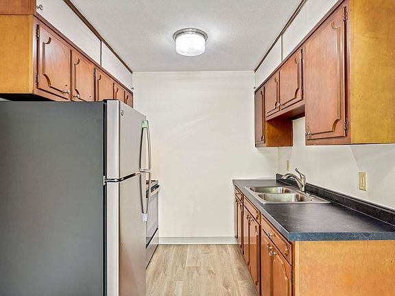 3rd image of 3135 Dupont Ave S APT 11