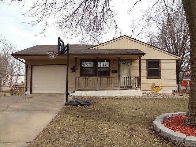 1st image of 3304 S Poplar Dr