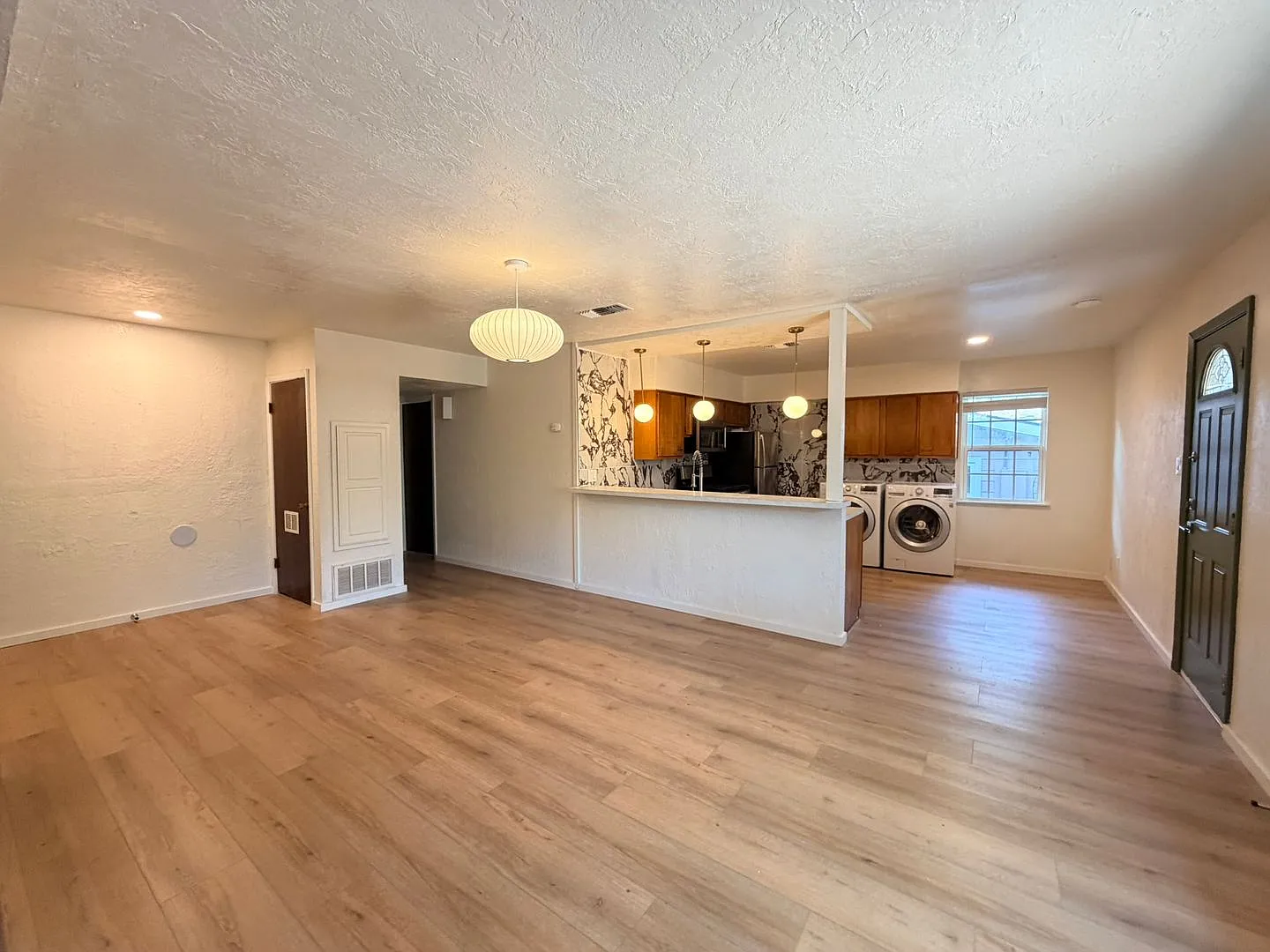 Recently Renovated 4/2 Home in South Austin with Huge Yard — Photo 2