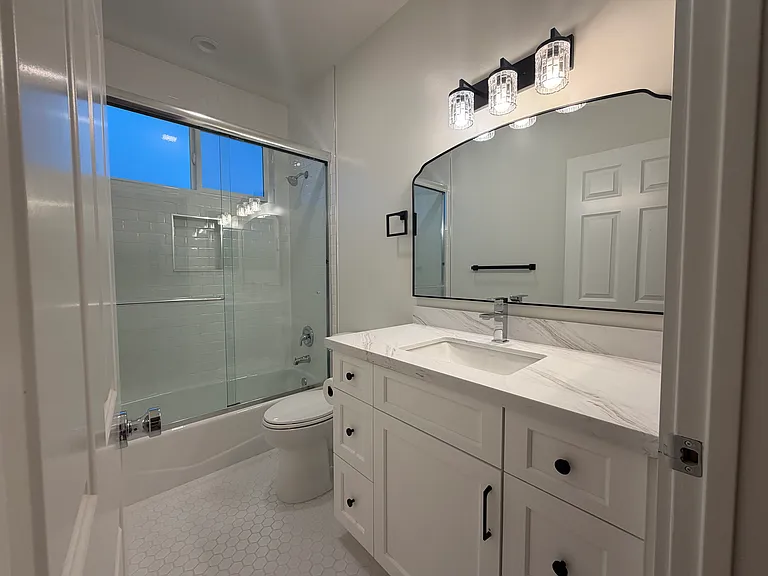 1140 N Buena Vista St #1142 — Photo 6