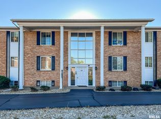 6016 N Knoxville Ave APT 104, Peoria, IL 61614