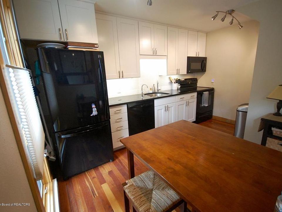 1st image of 980 Simon Ln APT 17