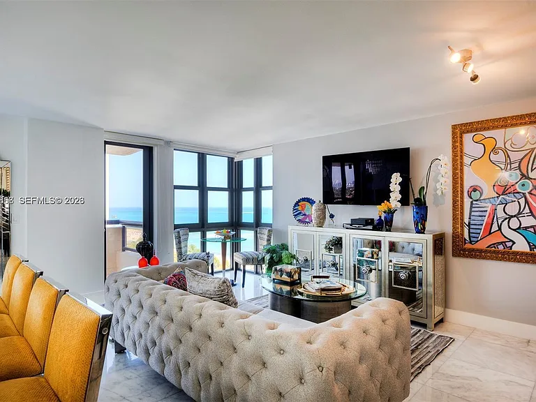 2555 Collins Ave #1400 — Photo 5