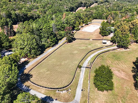 2nd image of 35 Saddleback Farms Dr