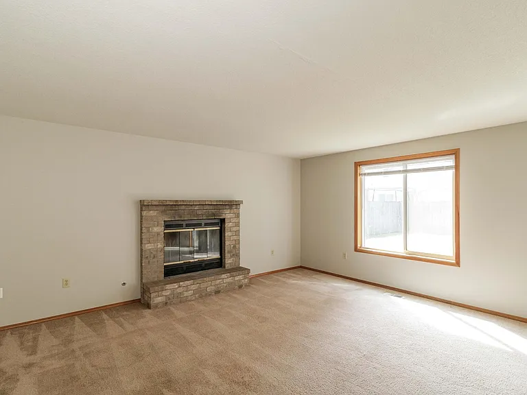 15709 NE 12th Way — Photo 17