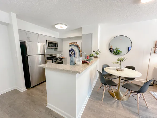 52 Forest St #816, Stamford, CT 06901